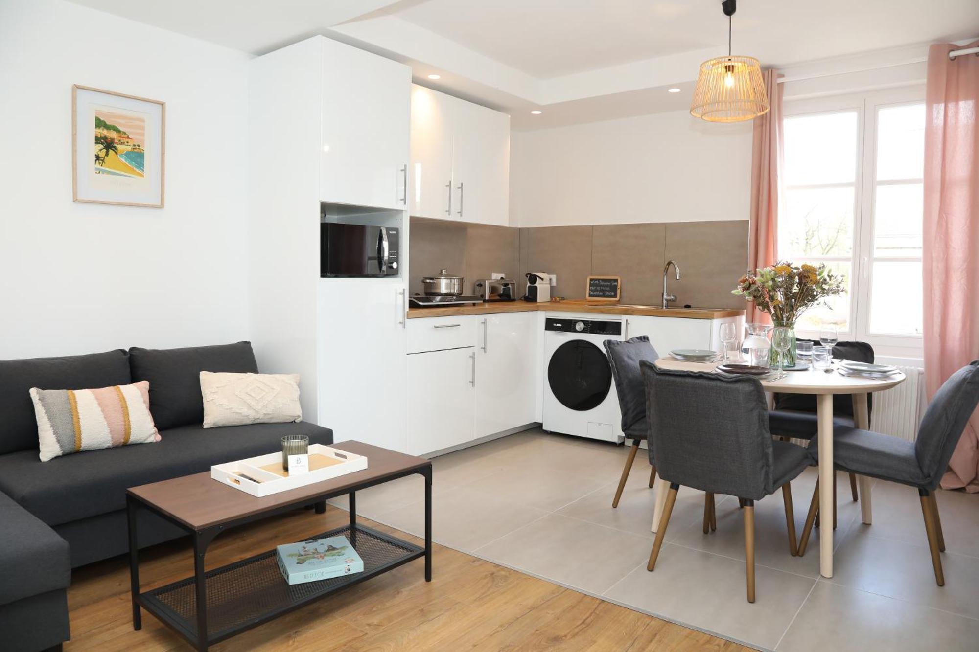 Jockey Stable By La Boite En *